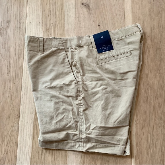 Gap GF Roll Up Shorts - Picture 3 of 5